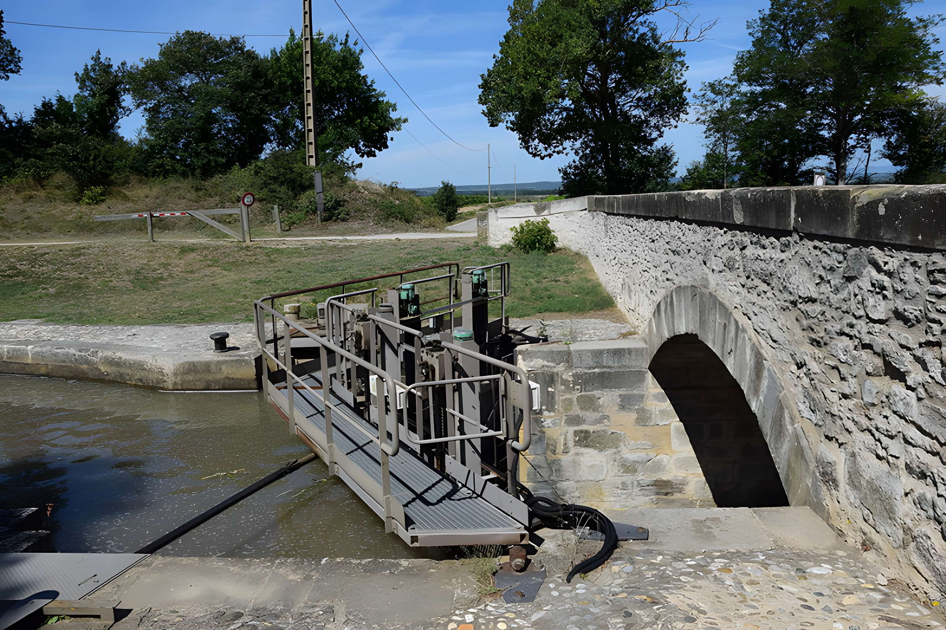 Canal du Midi : Écluse triple de Fontfile
