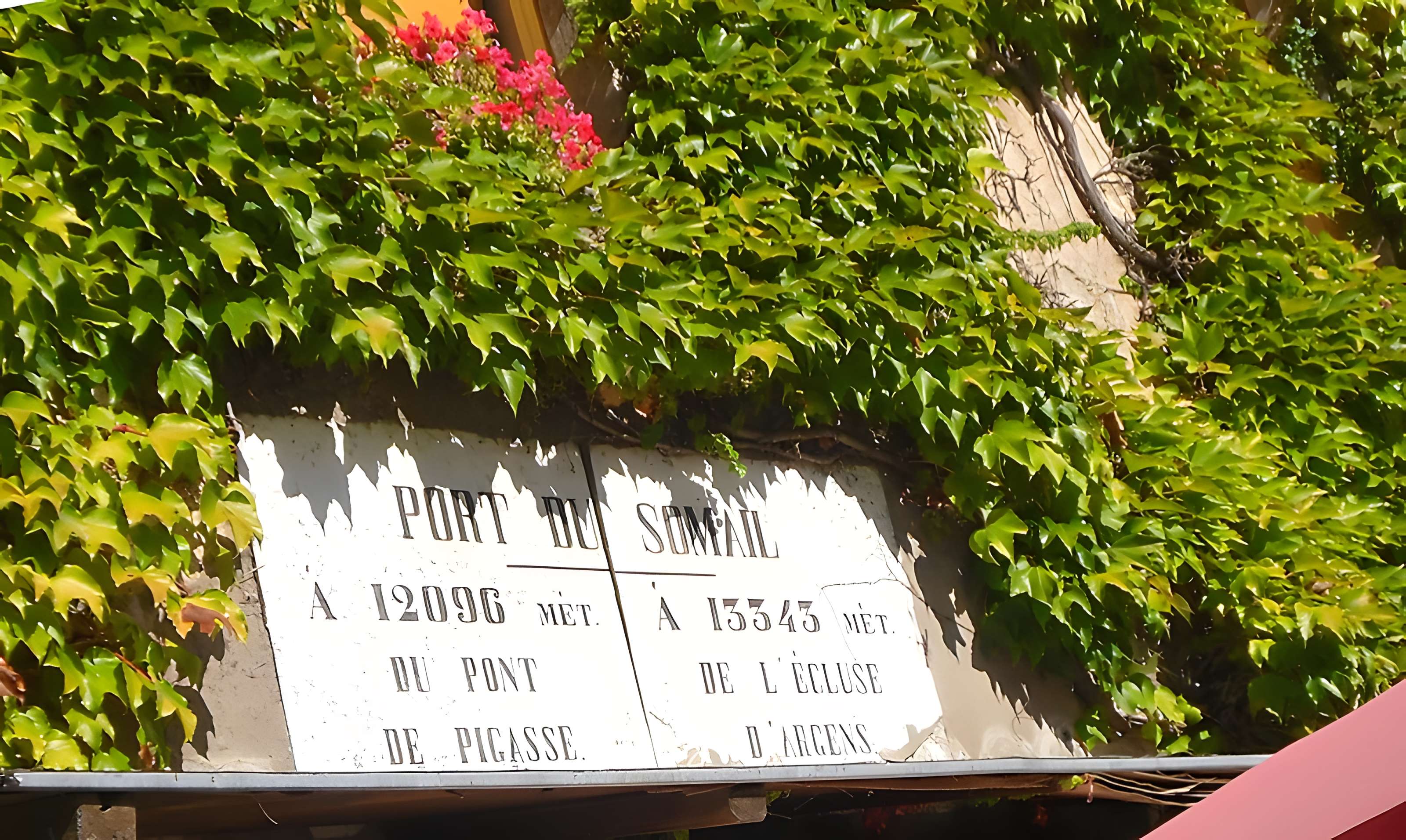 Canal du Midi : hameau du Somail (également sur commune de Saint-Nazaire-d'Aude)