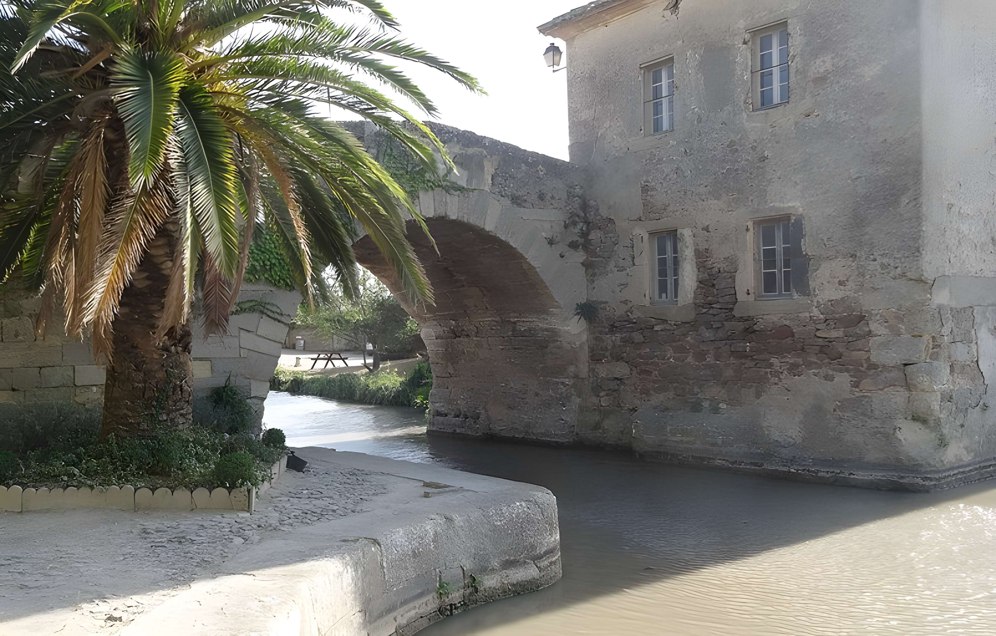 Canal du Midi : hameau du Somail (également sur commune de Saint-Nazaire-d'Aude)