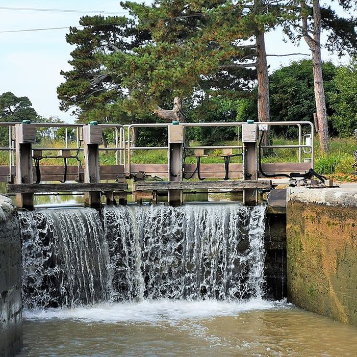 Photo de Canal du Midi : Ouvrages sur la rivière Ognon
