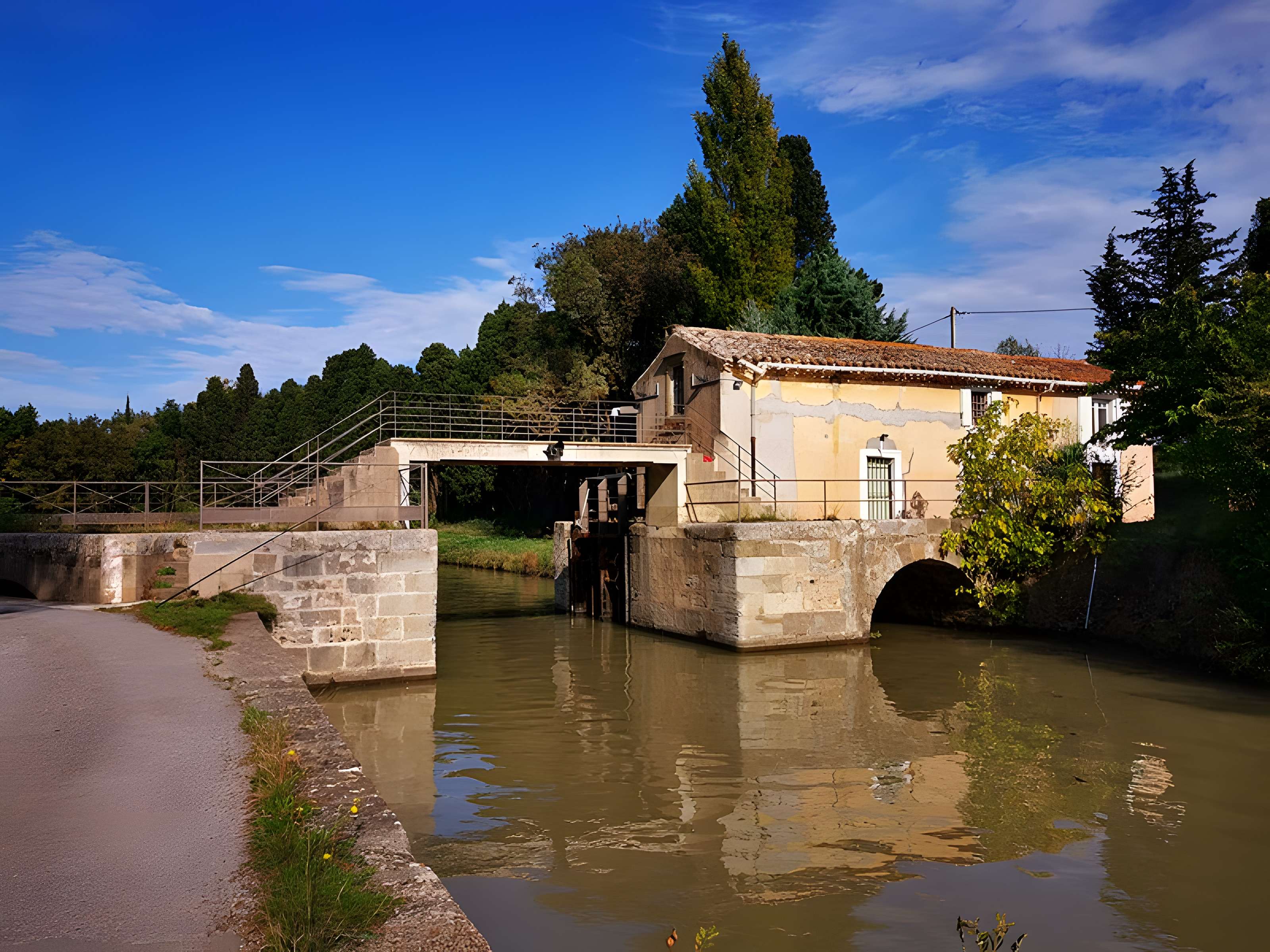 Canal du Midi : Ouvrages sur la rivière Ognon