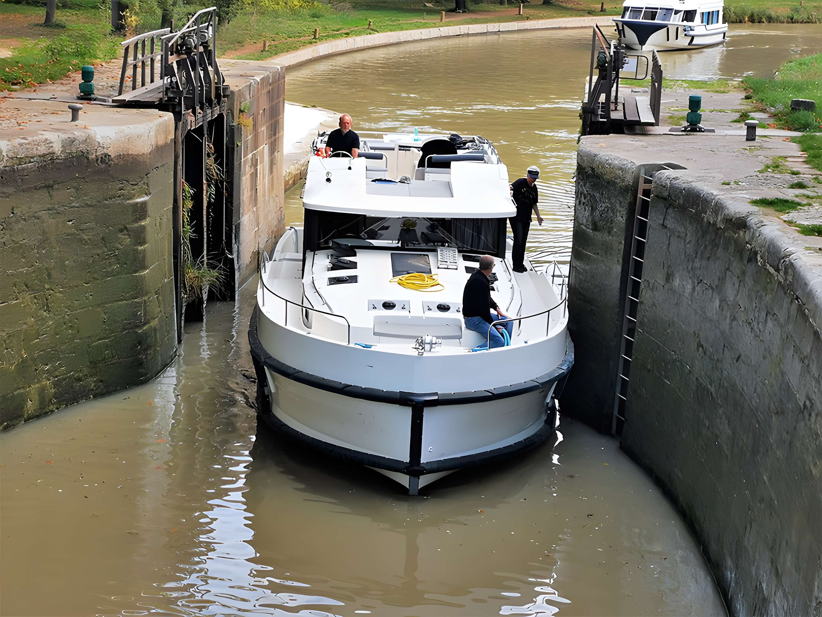 Canal du Midi : Ouvrages sur la rivière Ognon
