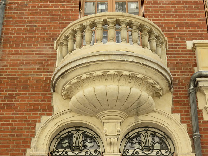 Castel flamand à Vichy