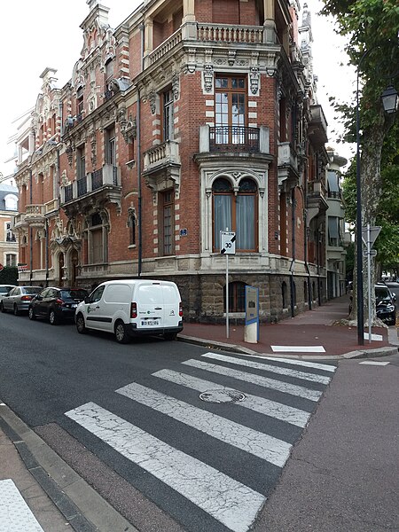 Castel flamand à Vichy