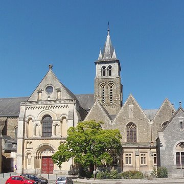 Cathédrale de la Sainte-Trinité de Laval