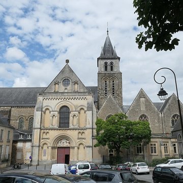 Cathédrale de la Sainte-Trinité de Laval