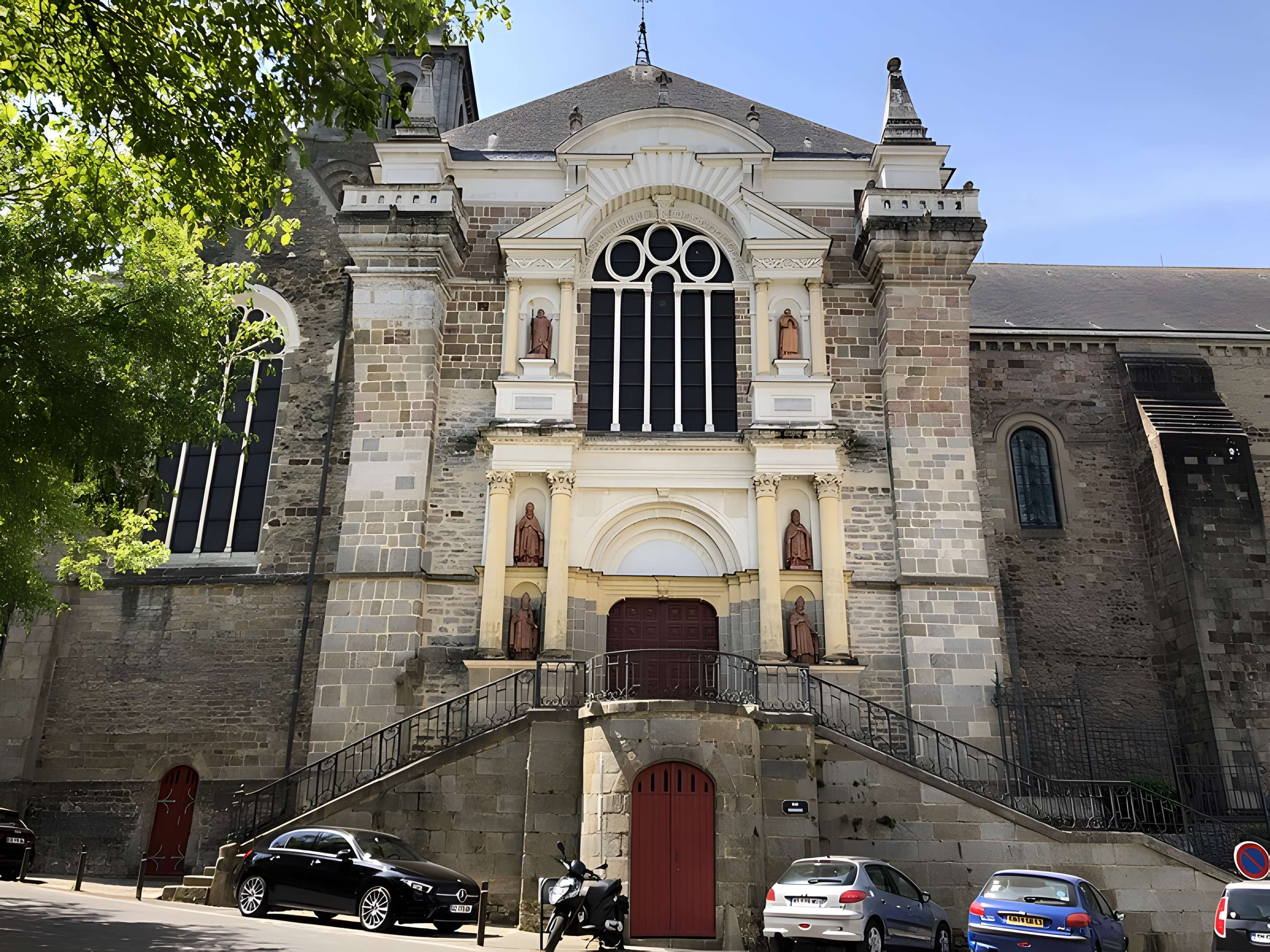 Cathédrale de la Sainte-Trinité de Laval