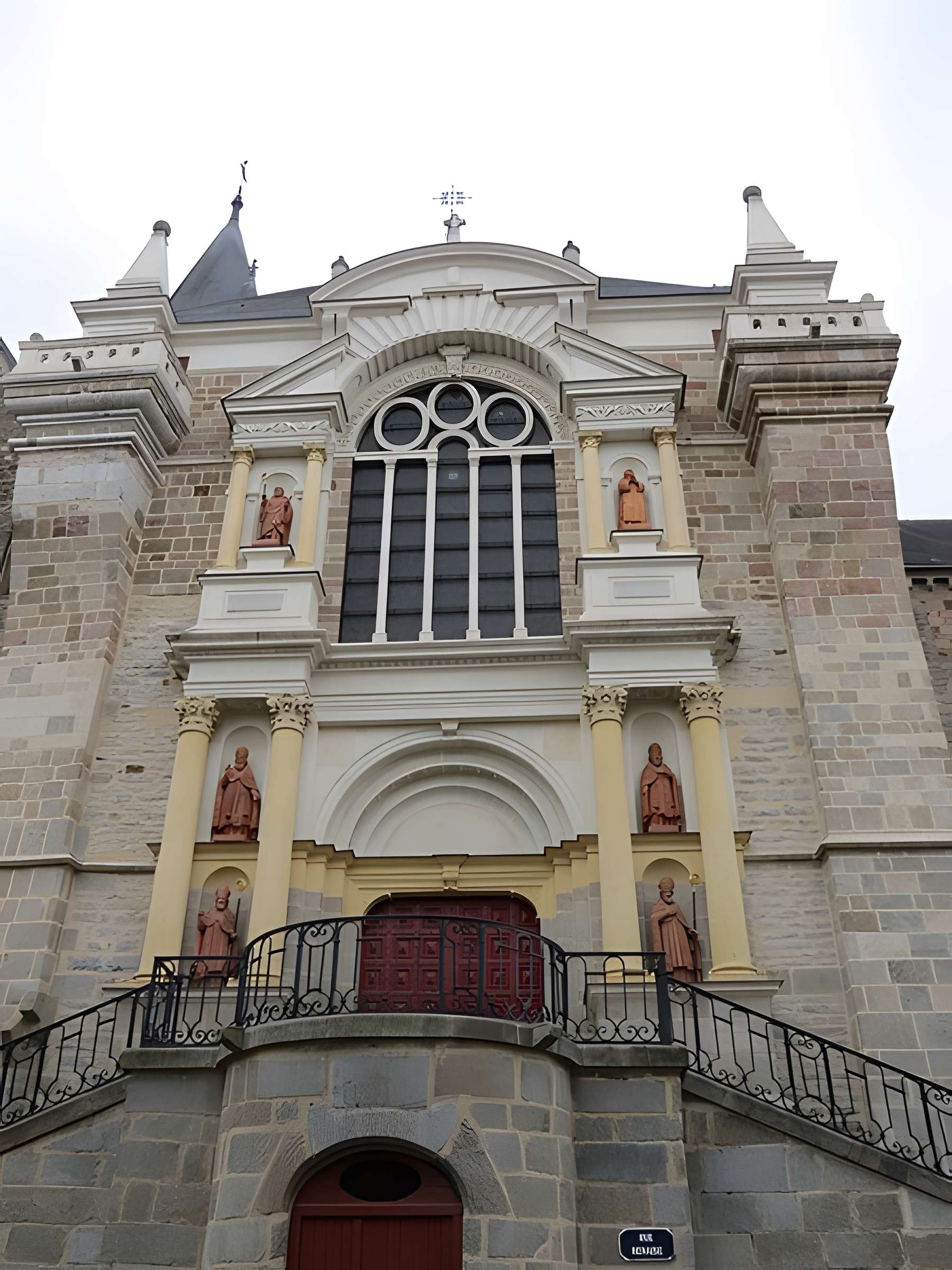 Cathédrale de la Sainte-Trinité de Laval