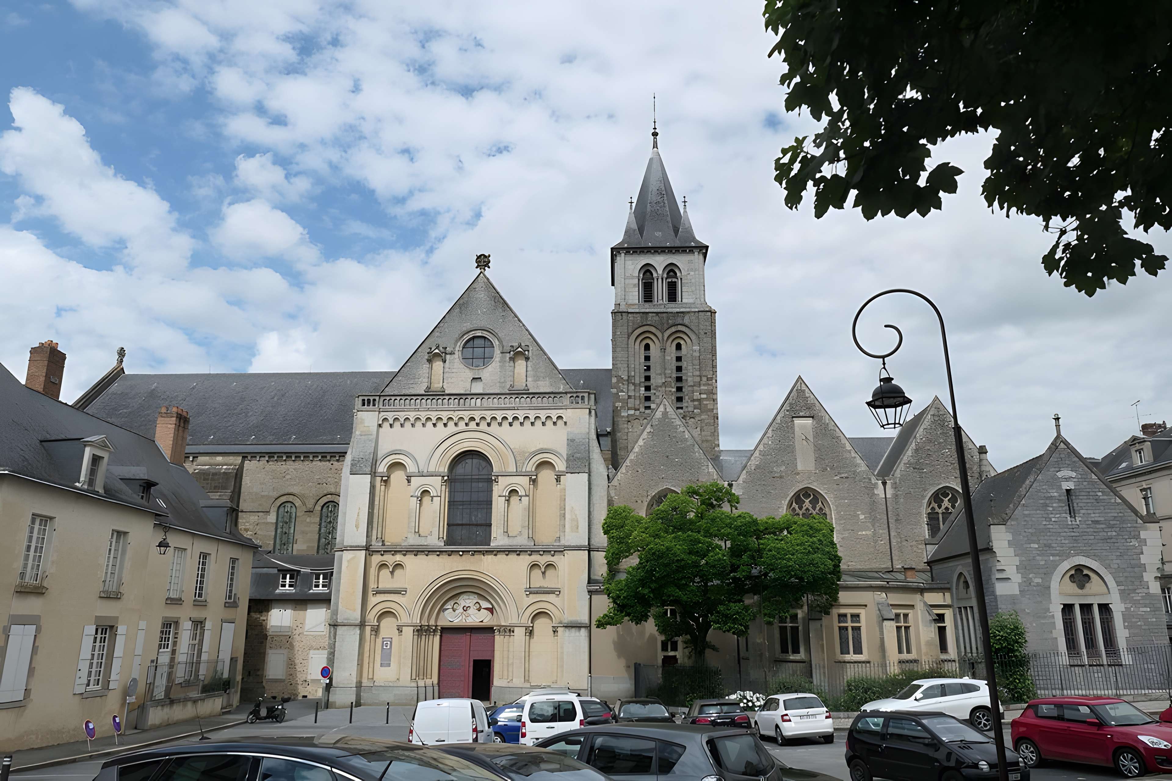 Cathédrale de la Sainte-Trinité de Laval