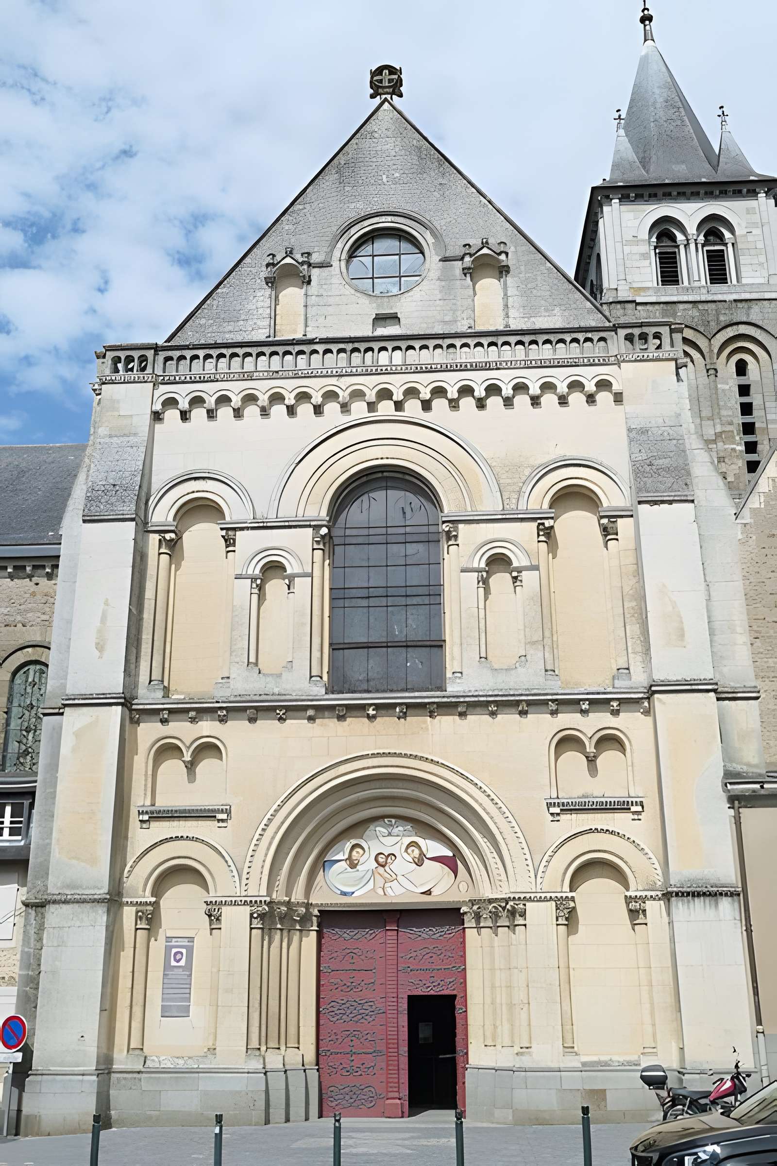 Cathédrale de la Sainte-Trinité de Laval