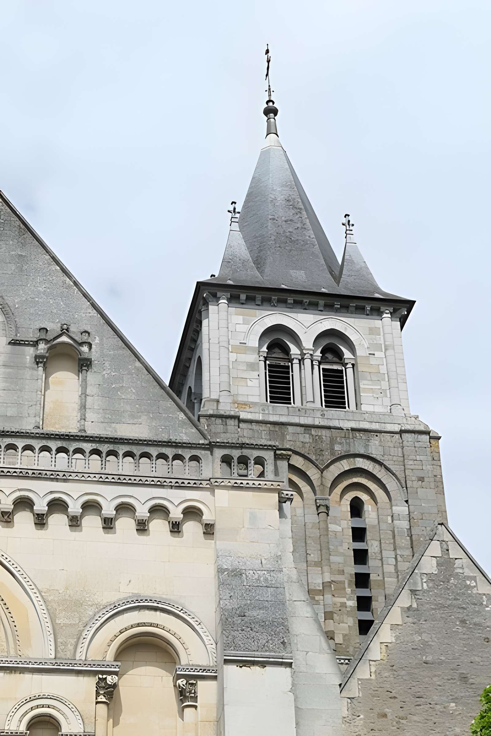Cathédrale de la Sainte-Trinité de Laval