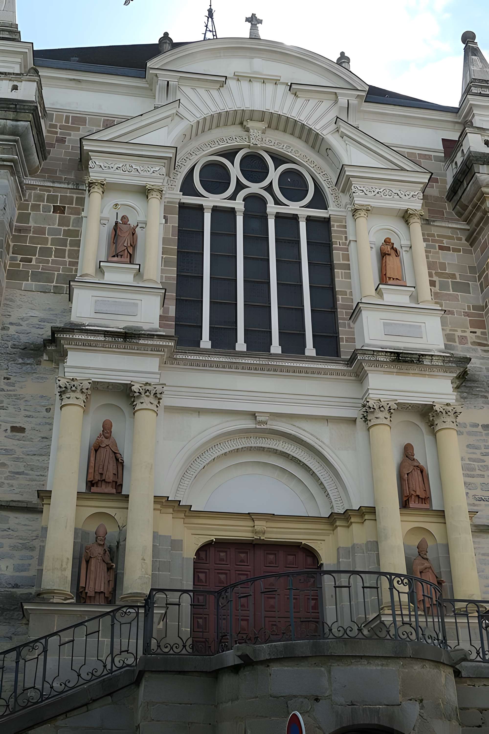Cathédrale de la Sainte-Trinité de Laval