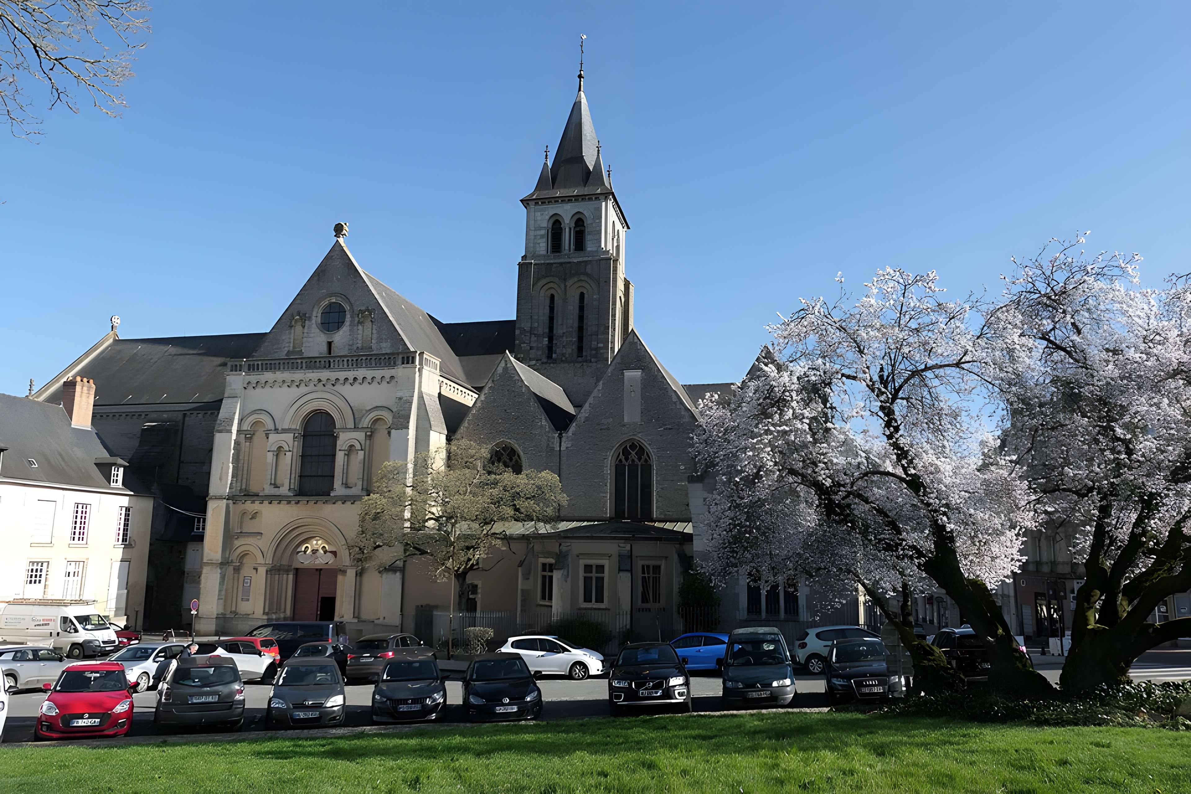 Cathédrale de la Sainte-Trinité de Laval