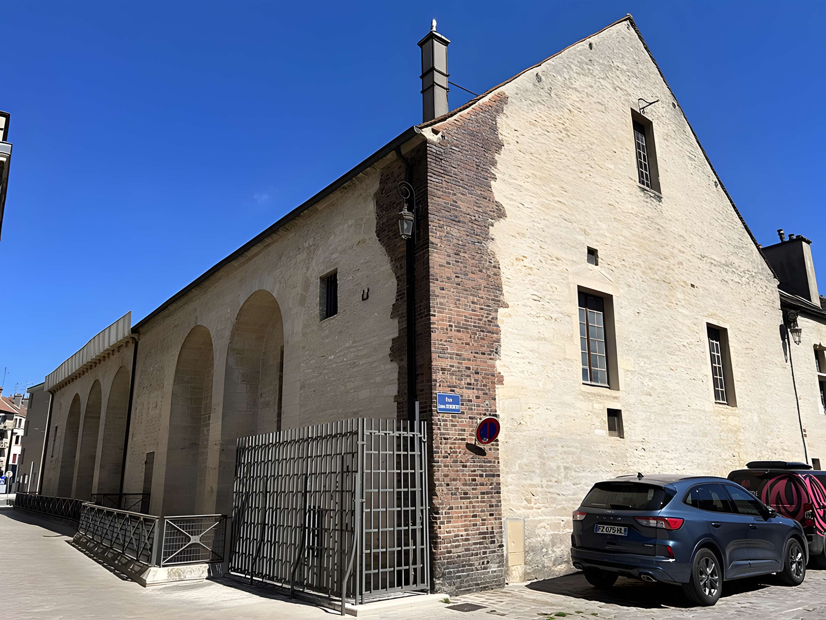 Cellier de l'abbaye de Clairvaux à Dijon