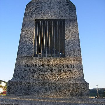 Cénotaphe de Bertrand Du Guesclin de Châteauneuf-de-Randon