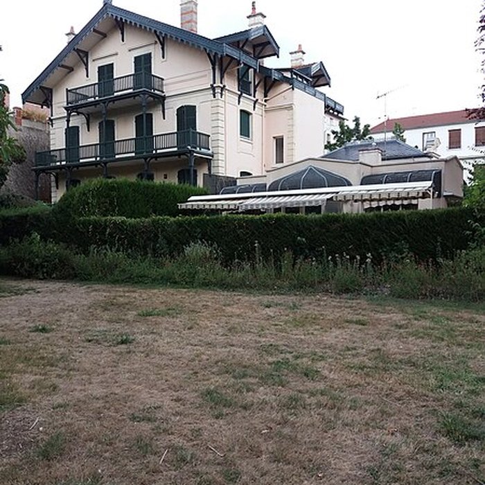 Photo de Chalets de lEmpereur et de lImpératrice à Vichy