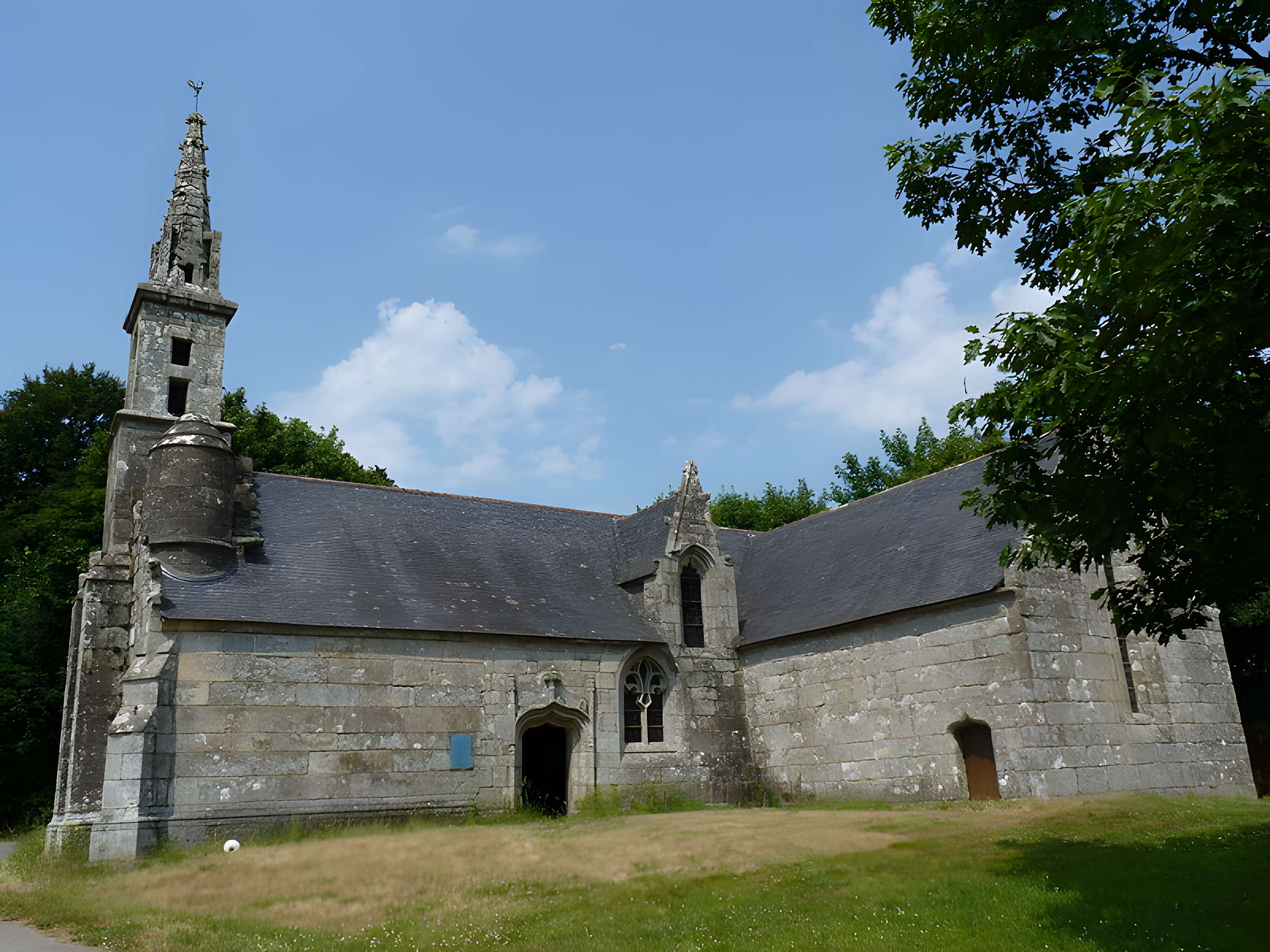 Ruines de la chapelle de Lannégant