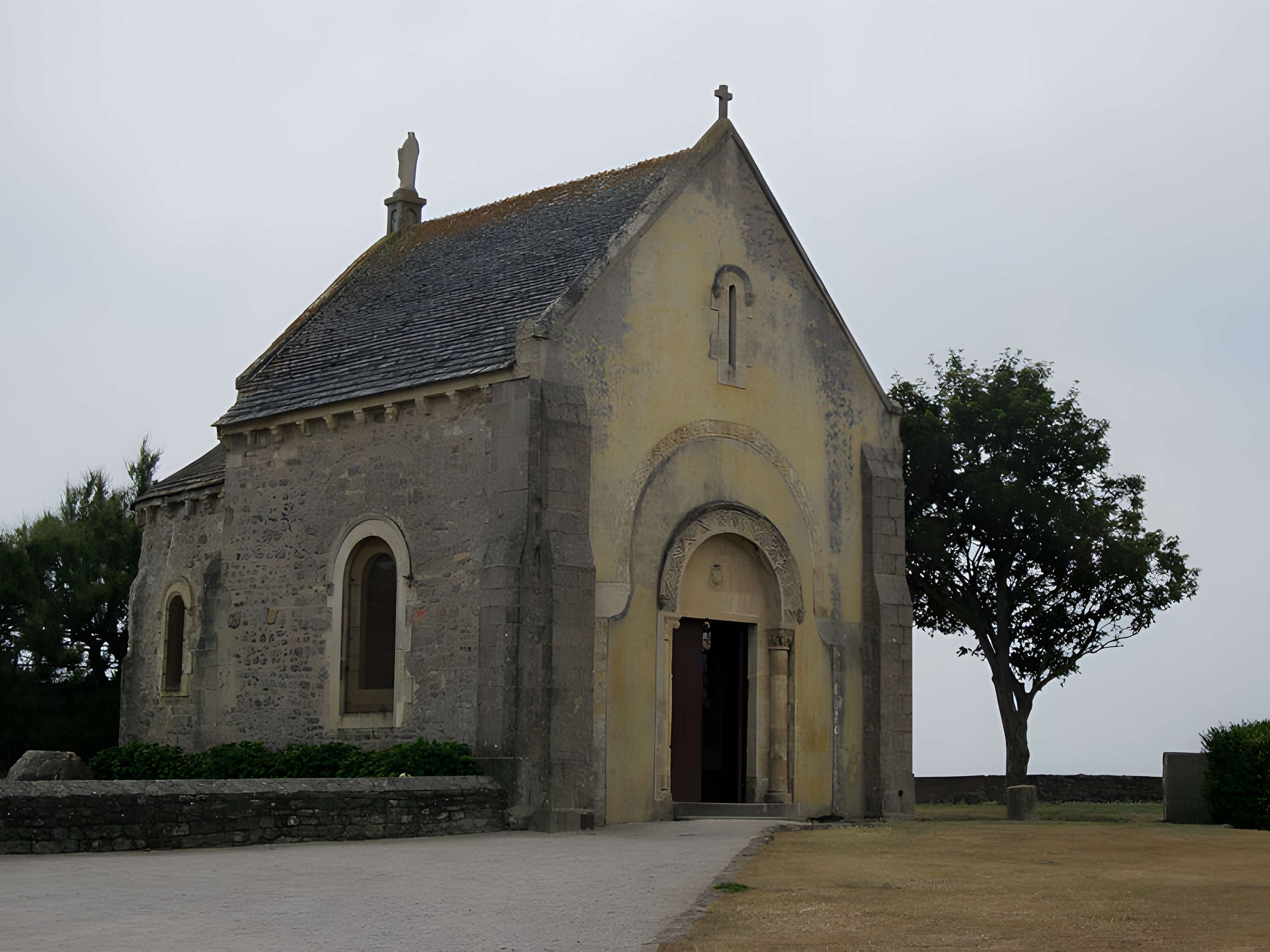 Chapelle des marins de Saint-Vaast-la-Hougue