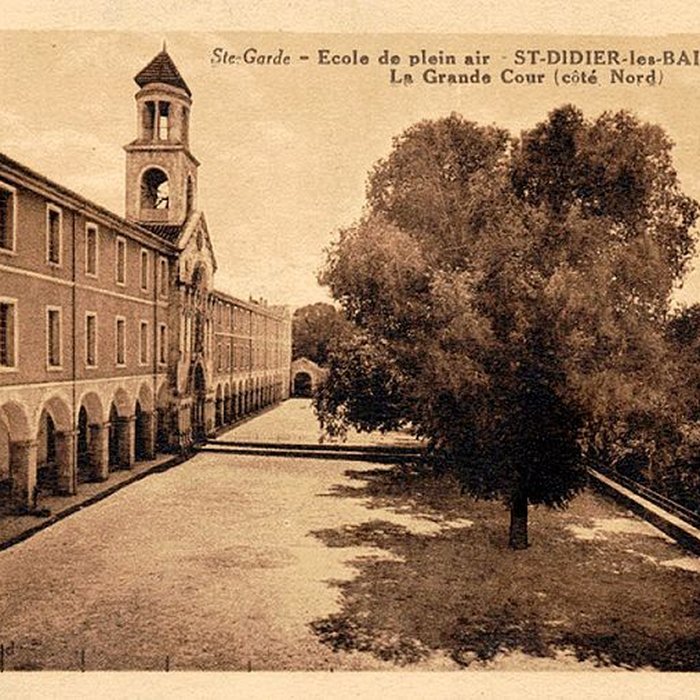 Photo de Couvent Sainte-Garde-des-Champs de Saint-Didier