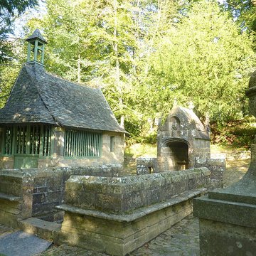 Chapelle et fontaine Notre-Dame-des-Fontaines de Daoulas