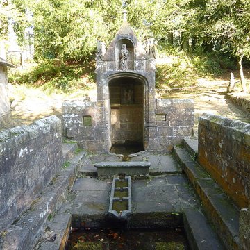 Chapelle et fontaine Notre-Dame-des-Fontaines de Daoulas