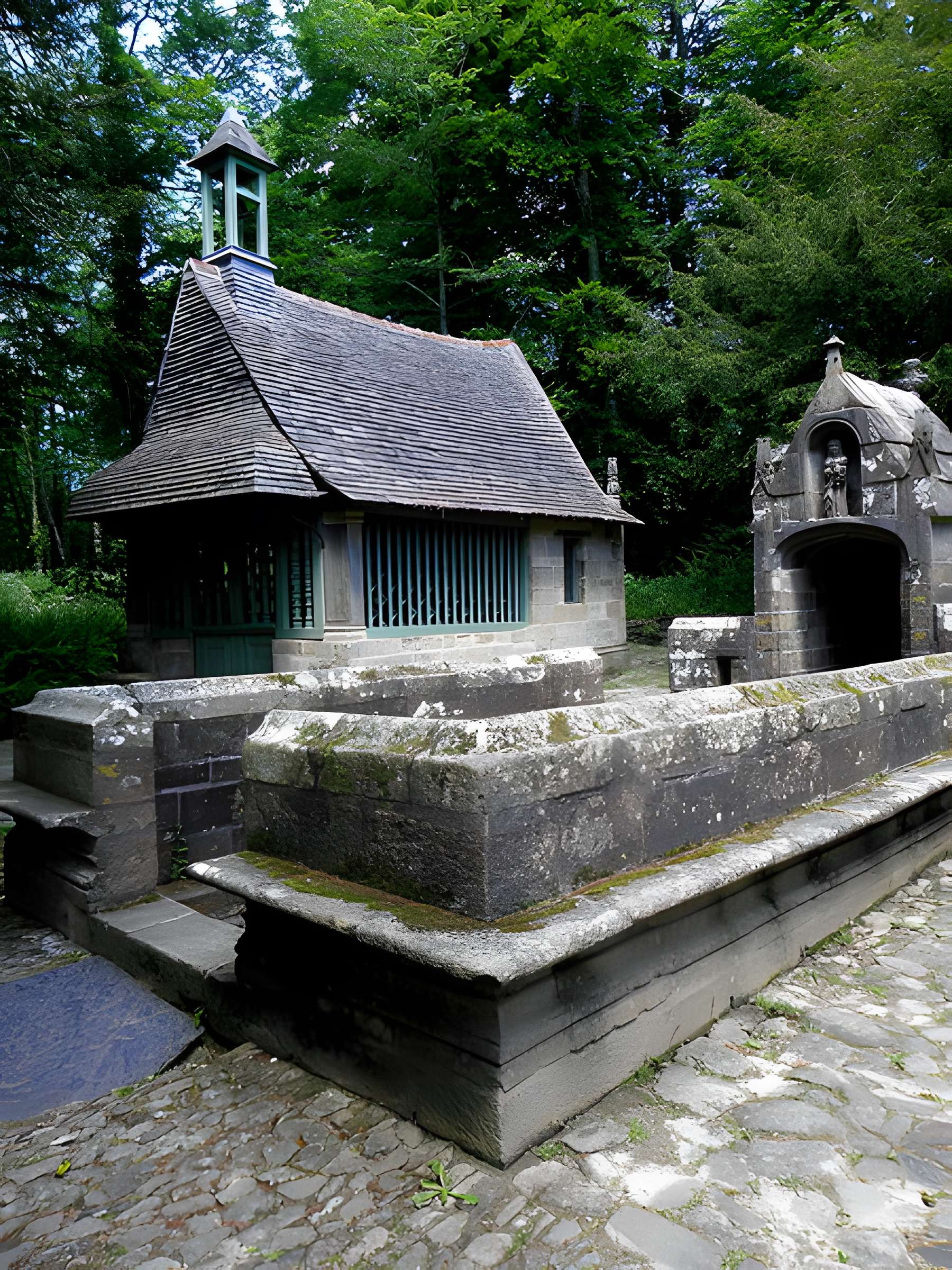 Chapelle et fontaine Notre-Dame-des-Fontaines de Daoulas