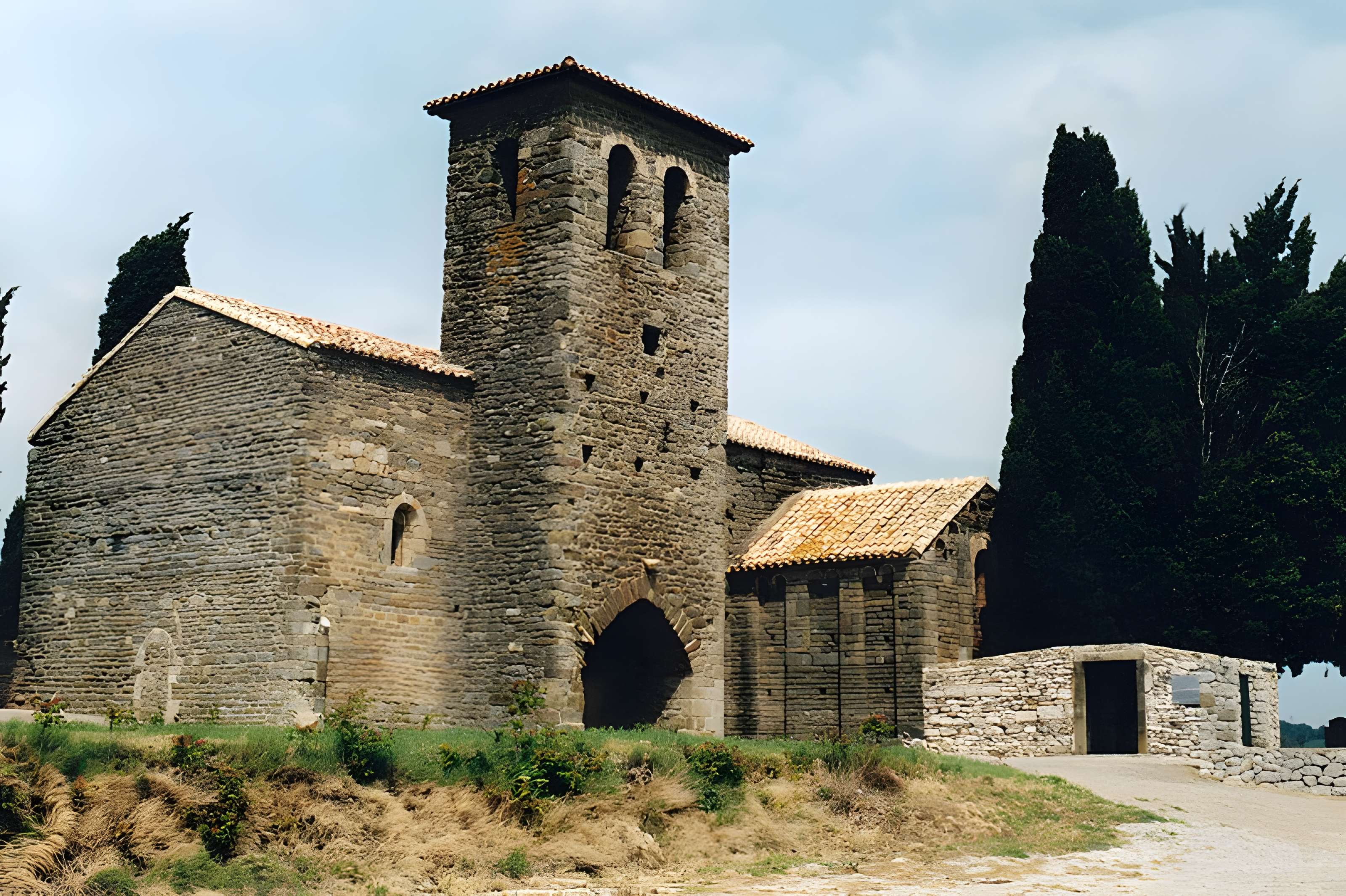 Chapelle Notre-Dame-de-Colombier de Montbrun-des-Corbières 