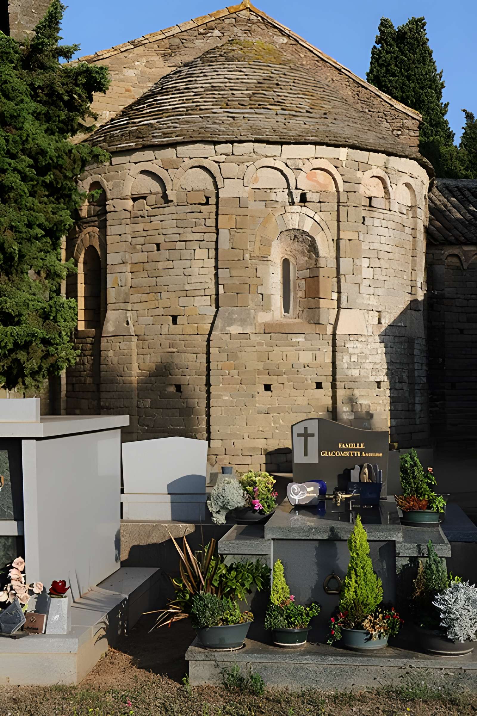 Chapelle Notre-Dame-de-Colombier de Montbrun-des-Corbières
