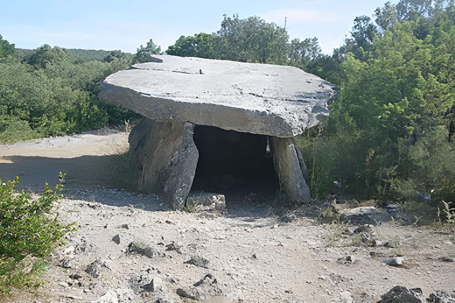 Dolmen de Champvermeil à Bidon 