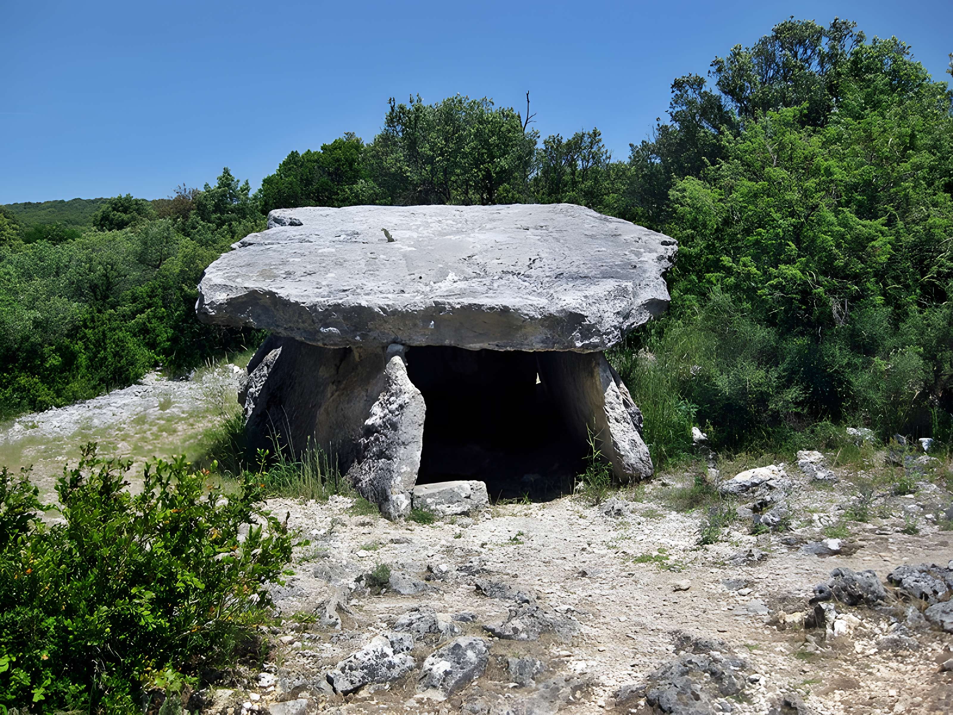 Dolmen de Champvermeil à Bidon