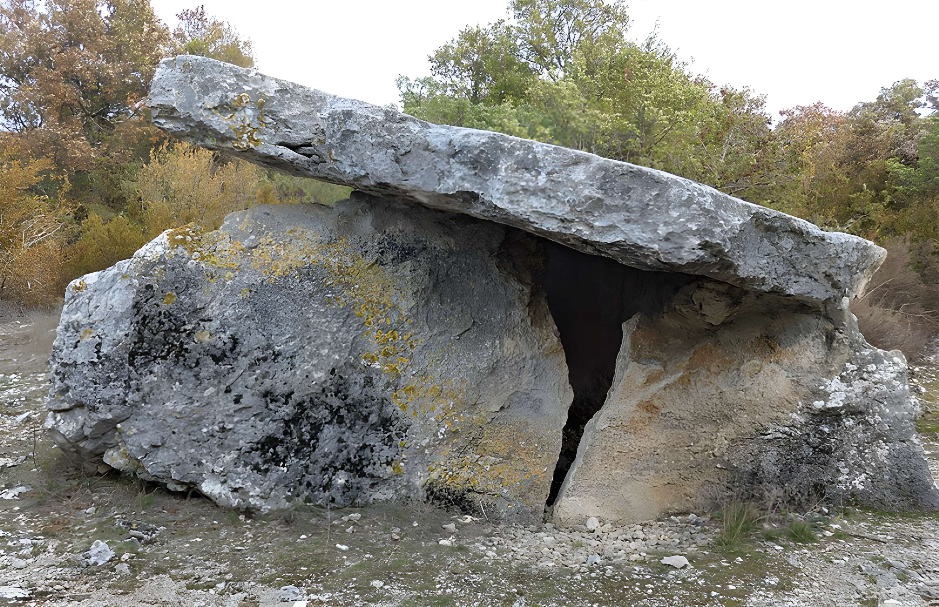 Dolmen de Champvermeil à Bidon