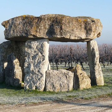 Dolmen de Saint-Fort-sur-le-Né