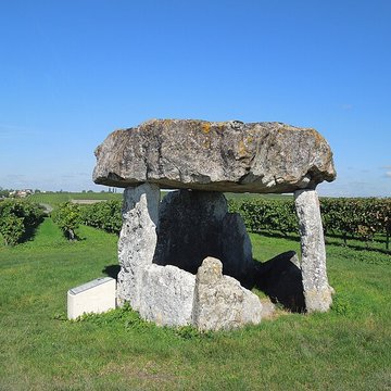 Dolmen de Saint-Fort-sur-le-Né