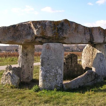 Dolmen de Saint-Fort-sur-le-Né