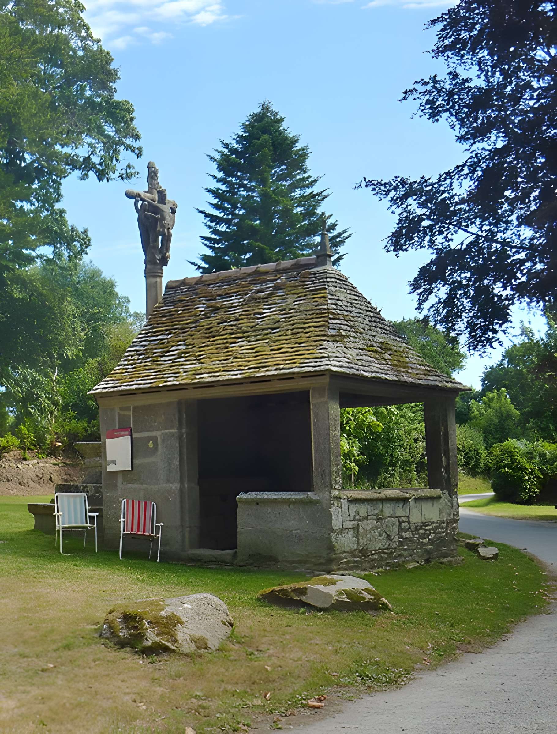 Chapelle Saint-Cadou de Kerzinaou