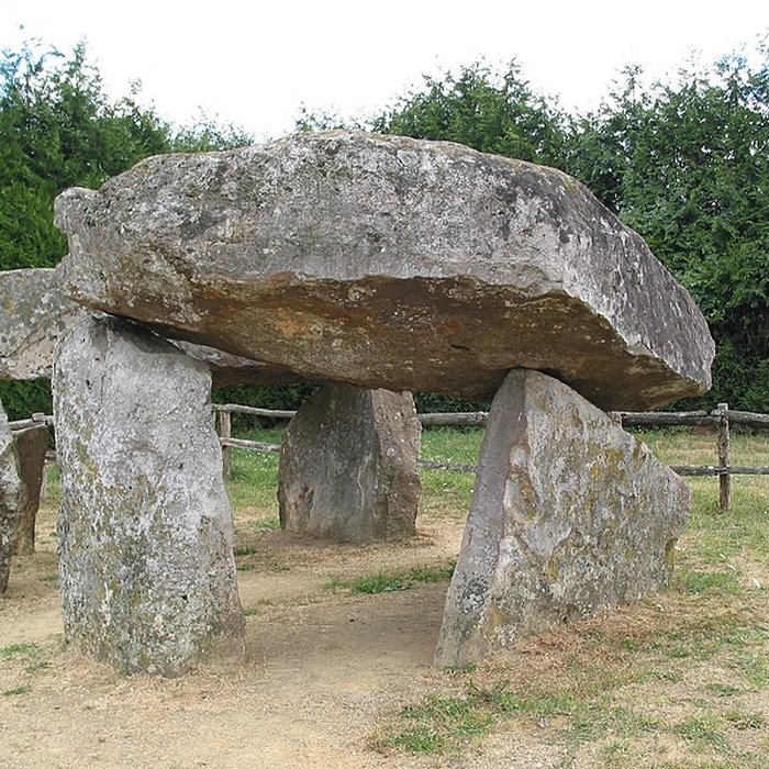 Photo de Dolmen des Erves à Sainte-Suzanne