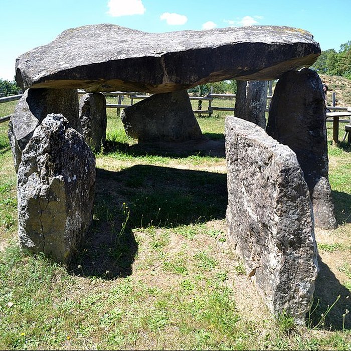 Photo de Dolmen des Erves à Sainte-Suzanne