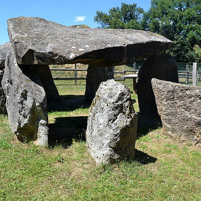 Photo de Dolmen des Erves à Sainte-Suzanne