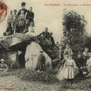 Dolmen des Erves à Sainte-Suzanne
