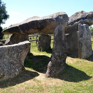 Dolmen des Erves à Sainte-Suzanne