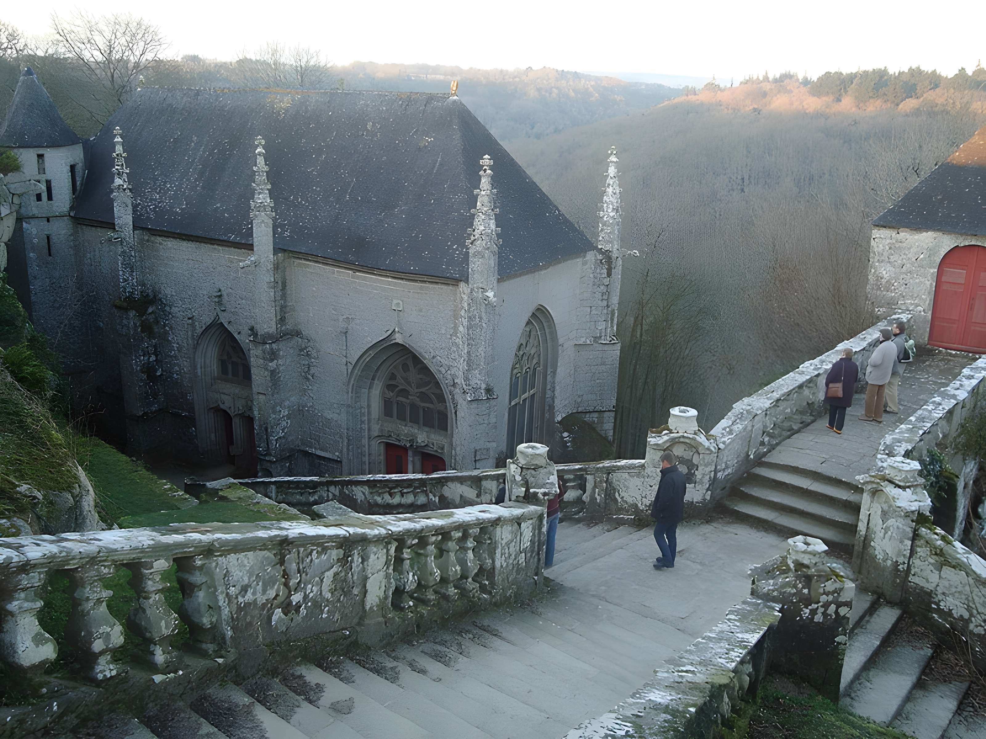 Chapelle Sainte-Barbe et maison du garde
