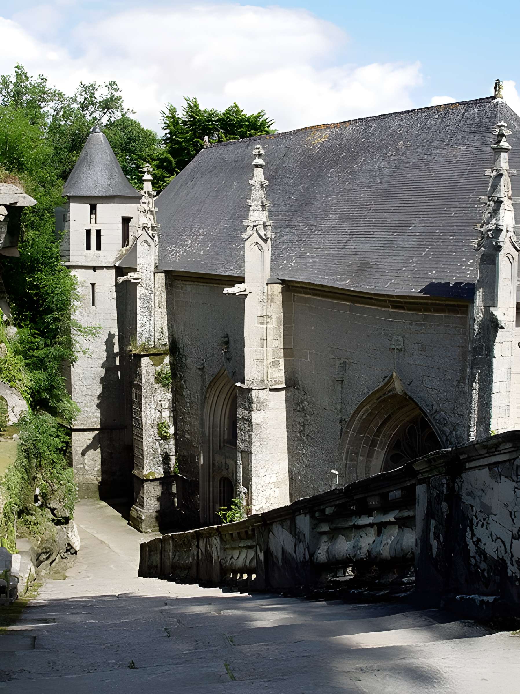 Chapelle Sainte-Barbe et maison du garde