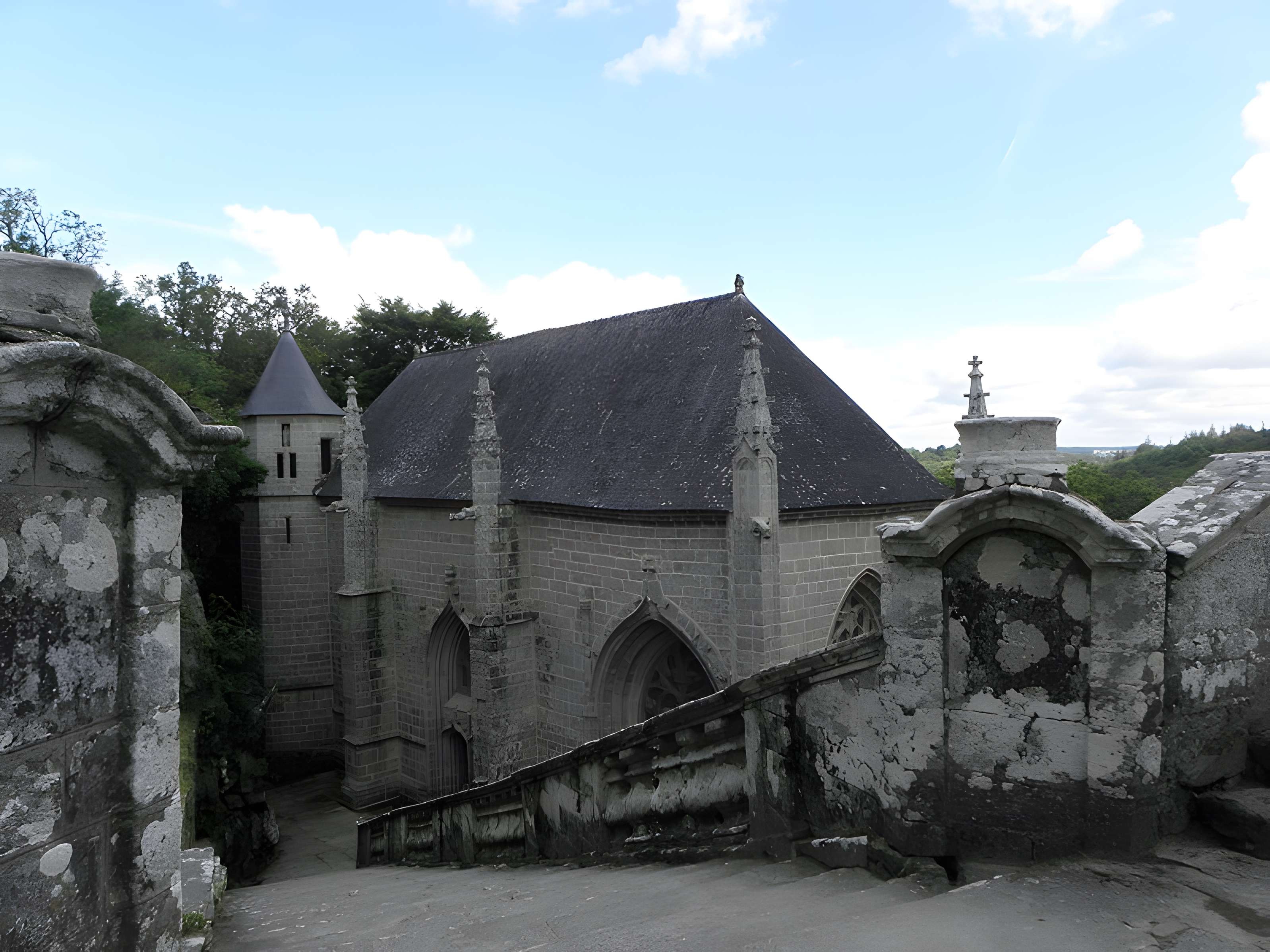 Chapelle Sainte-Barbe et maison du garde