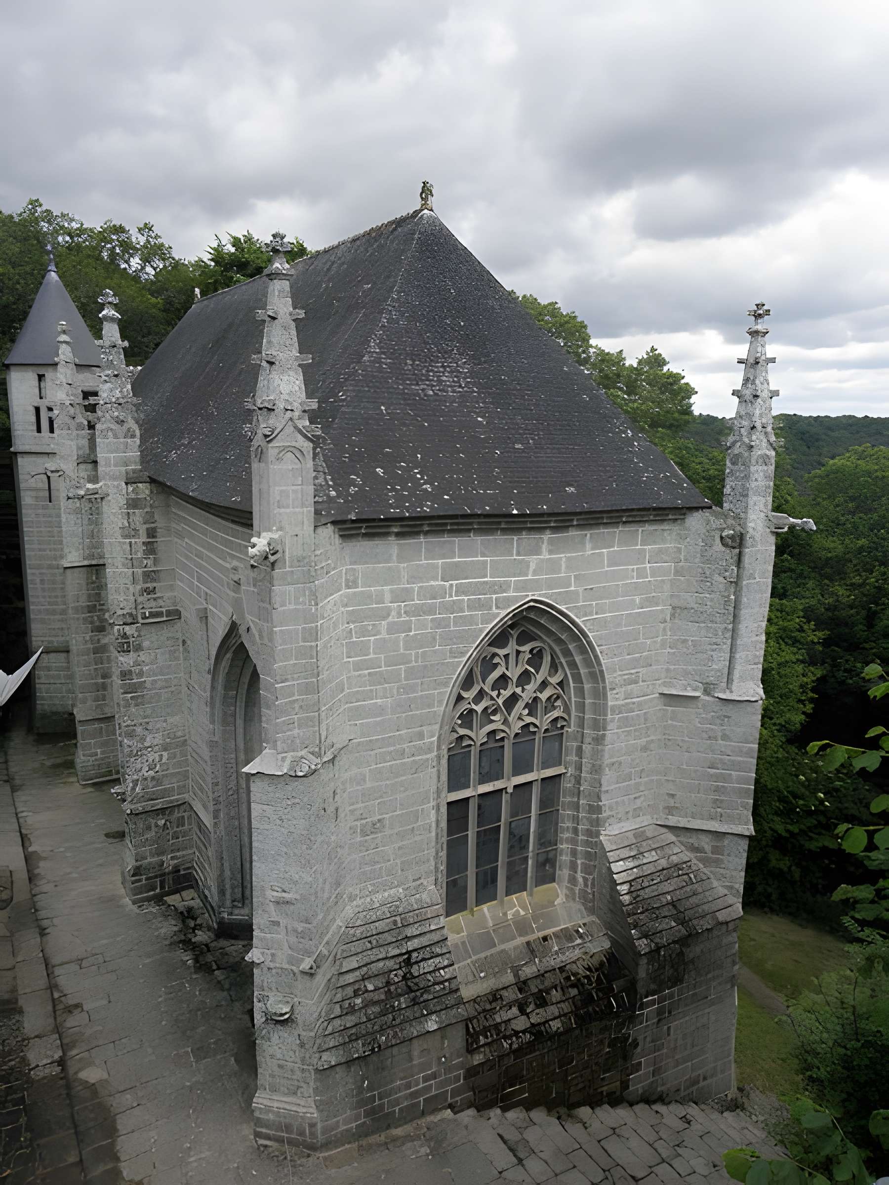 Chapelle Sainte-Barbe et maison du garde