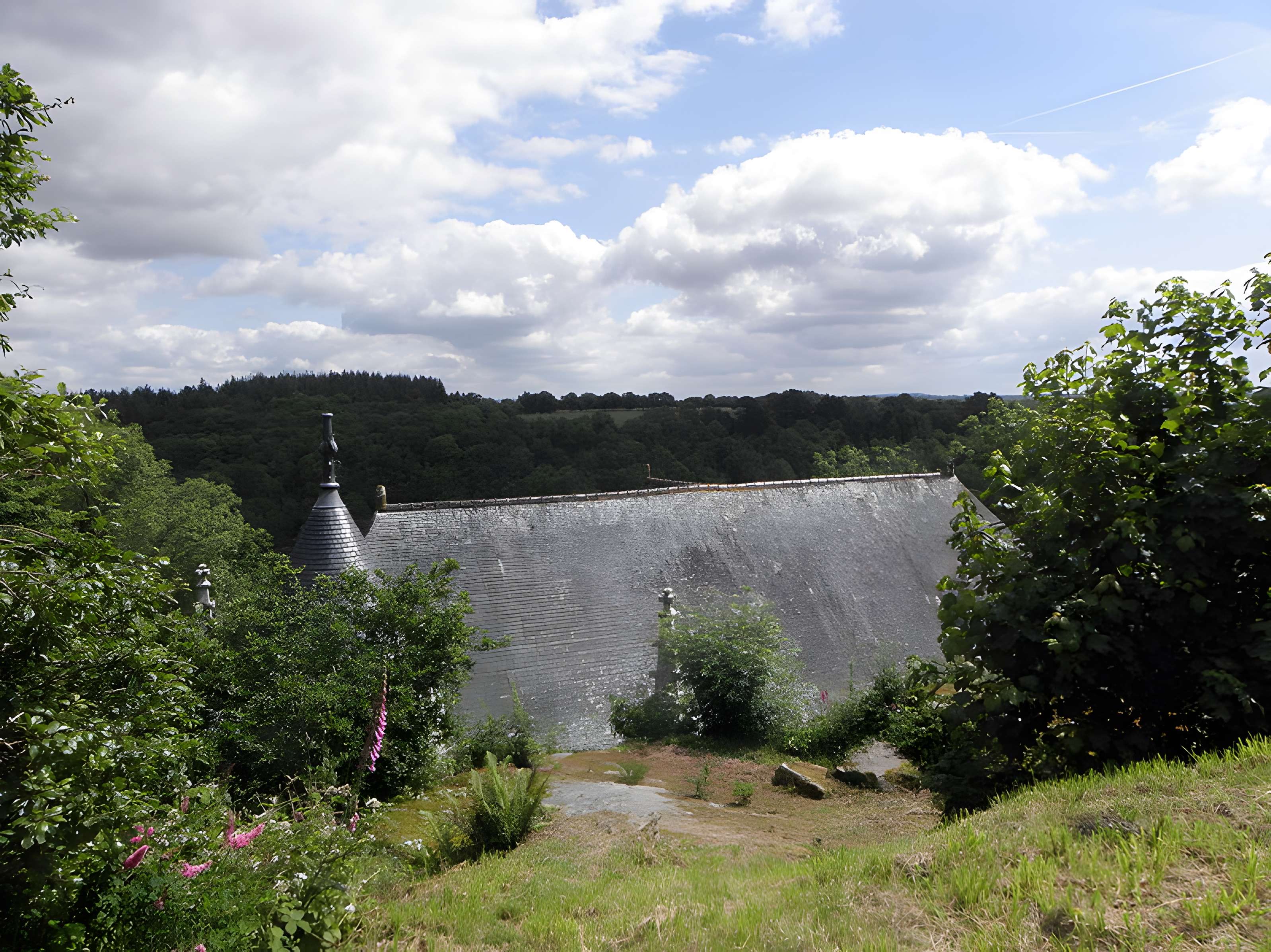 Chapelle Sainte-Barbe et maison du garde