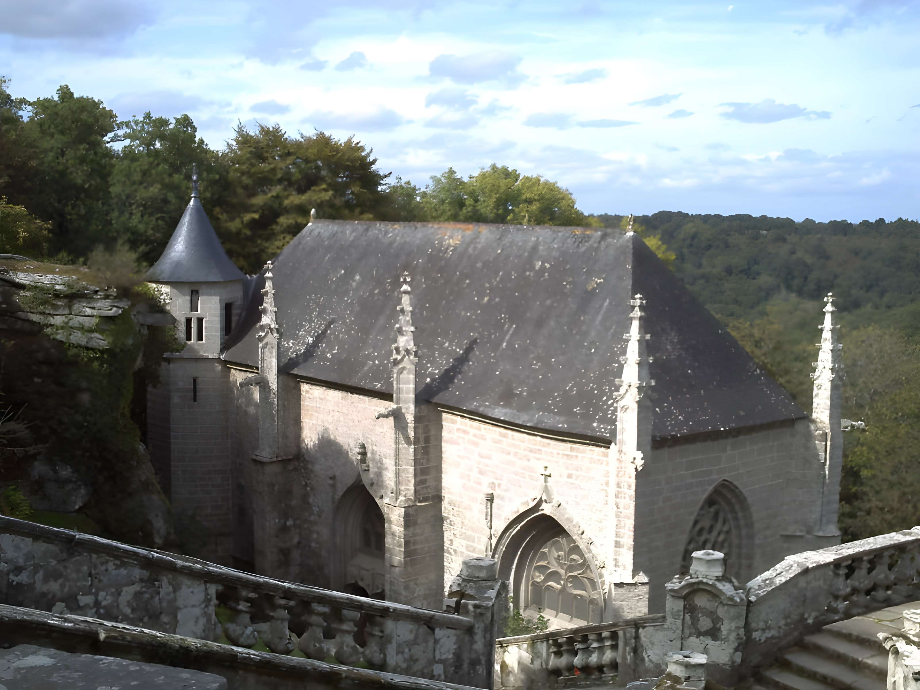 Chapelle Sainte-Barbe et maison du garde