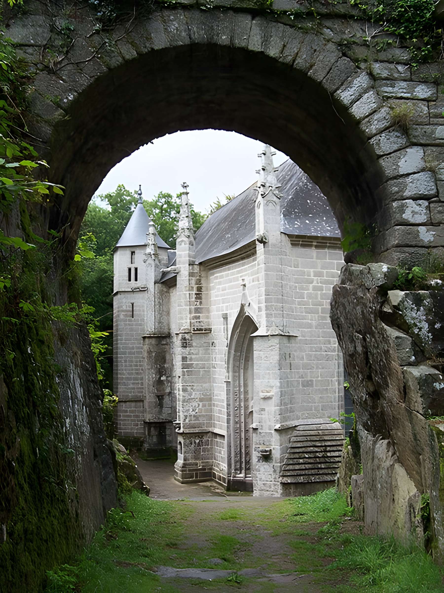 Chapelle Sainte-Barbe et maison du garde