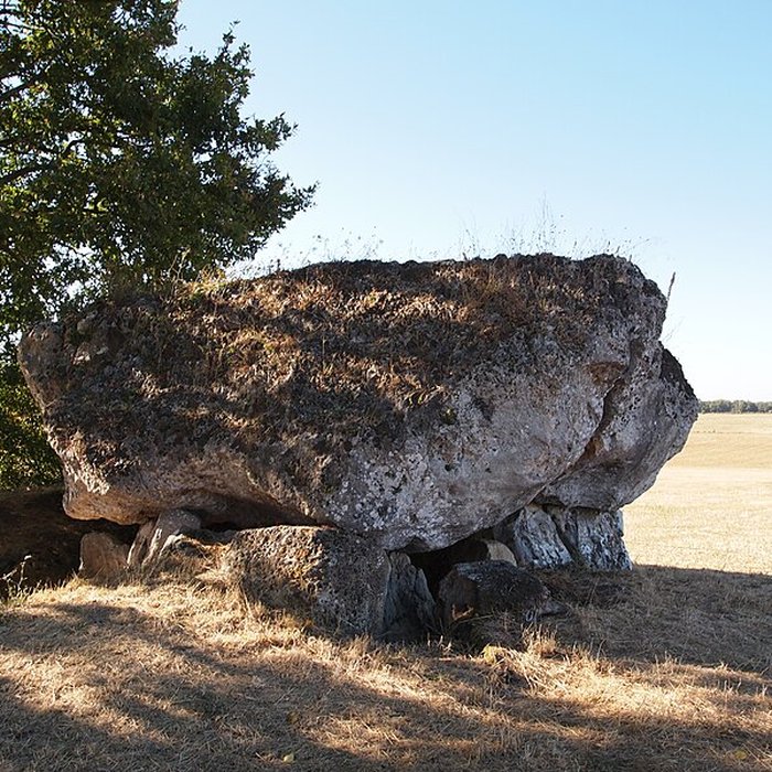 Photo de Deux dolmens dits La Grosse Pérotte et La Petite Pérotte