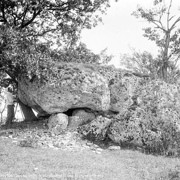 Photo de Deux dolmens dits La Grosse Pérotte et La Petite Pérotte