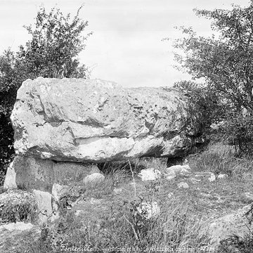 Deux dolmens dits La Grosse Pérotte et La Petite Pérotte